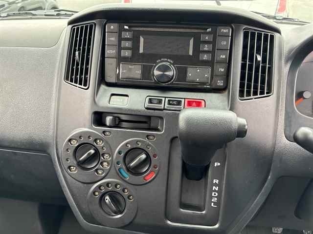 Toyota LITEACE VAN 2017 7106122-6