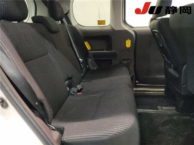 Toyota PORTE 2013 7102420-8