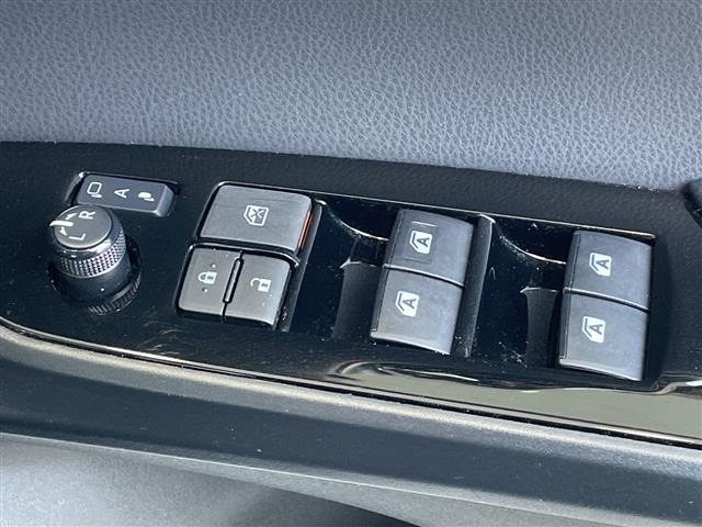 Toyota PRIUS PHV 2018 7092662-22