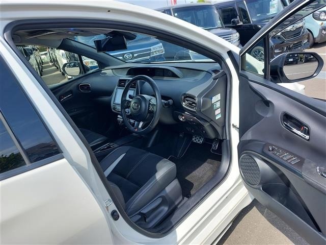 Toyota PRIUS PHV 2019 7092676-2