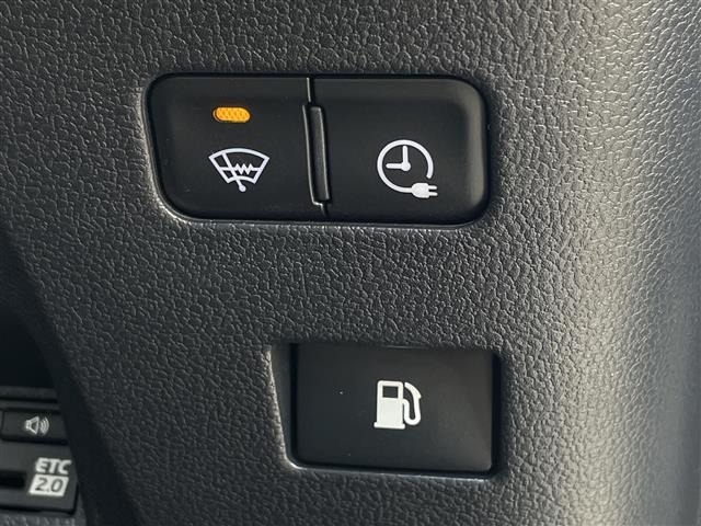 Toyota PRIUS PHV 2018 7092677-1