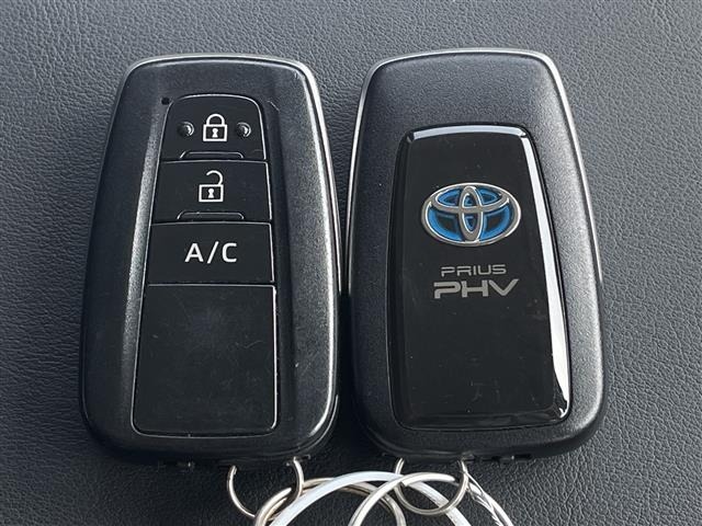Toyota PRIUS PHV 2018 7092677-19