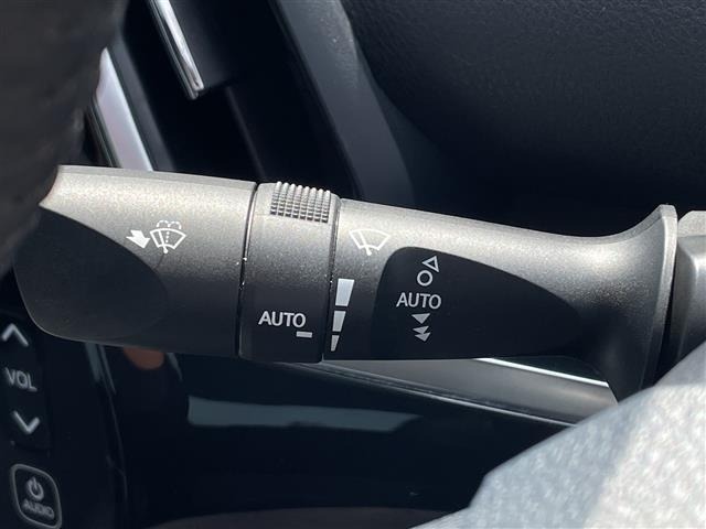 Toyota PRIUS PHV 2018 7092677-2