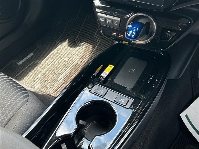 Toyota PRIUS PHV 2021 7092724-19