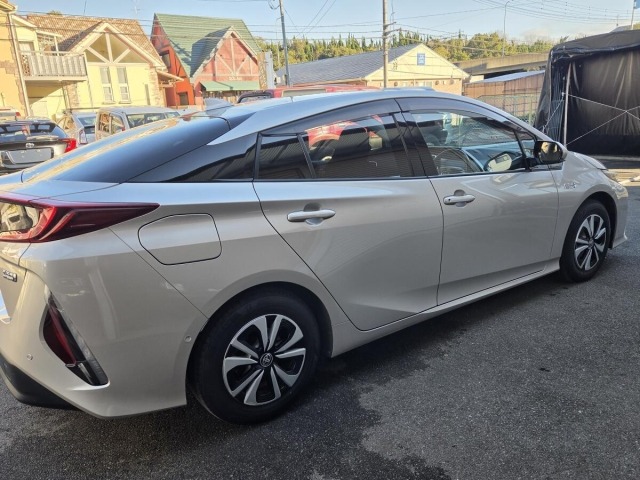 Toyota PRIUS PHV 2018 7092753-1