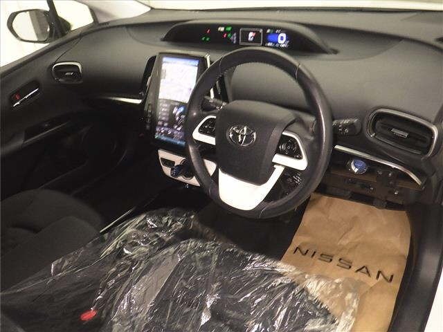 Toyota PRIUS PHV 2017 7092759-3