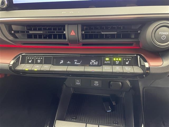 Toyota PRIUS 2024 7090801-11