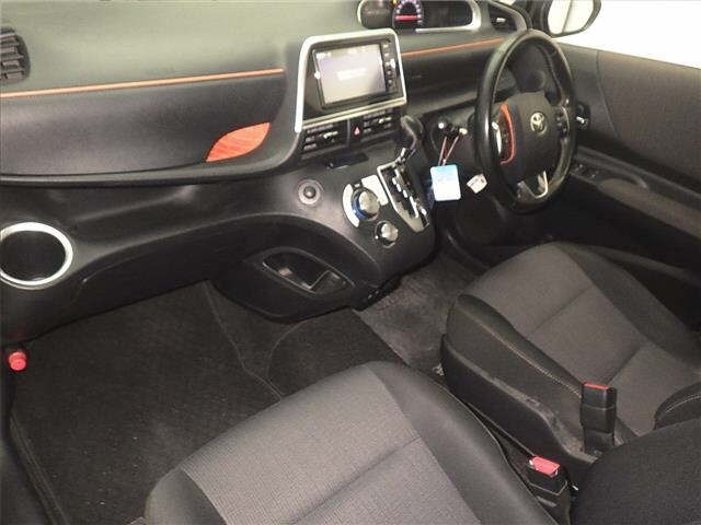 Toyota SIENTA 2021 7105961-4