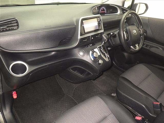 Toyota SIENTA 2020 7106002-4
