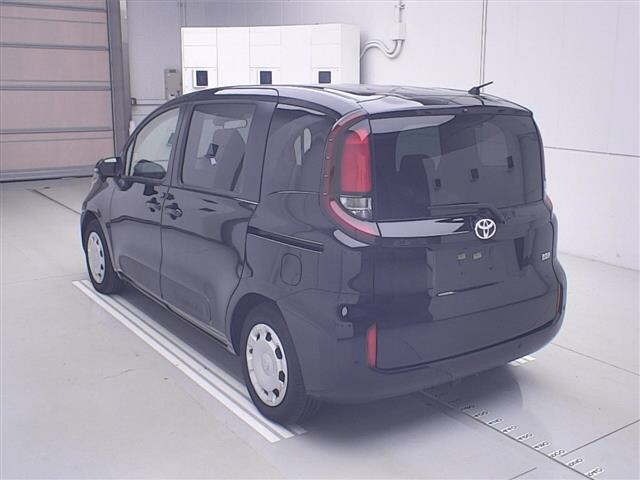 Toyota SIENTA 2022 7106010-1