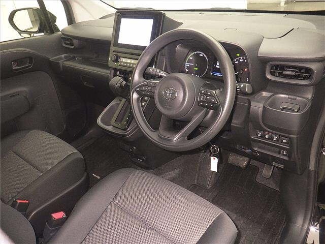 Toyota SIENTA 2022 7106010-3