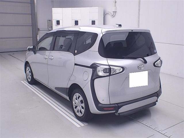 Toyota SIENTA 2015 7106011-1