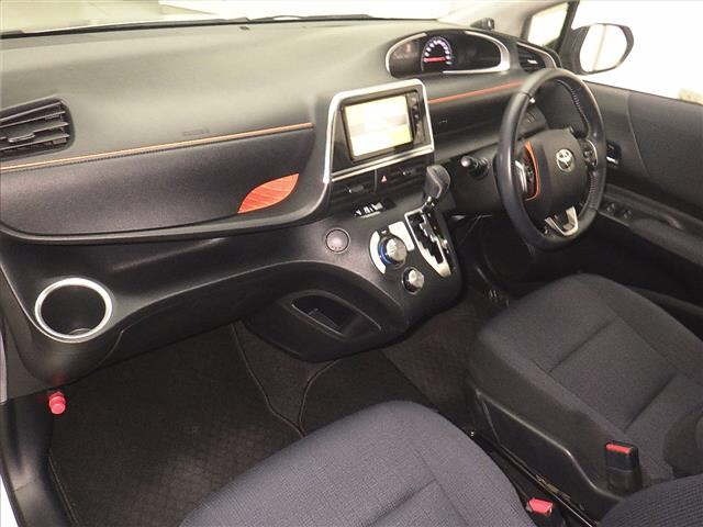 Toyota SIENTA 2015 7106011-4