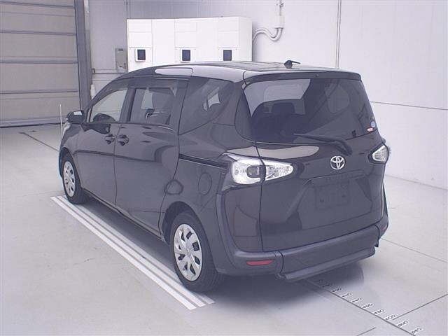 Toyota SIENTA 2015 7106026-1