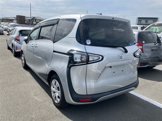 Toyota SIENTA 2019 7106070-1