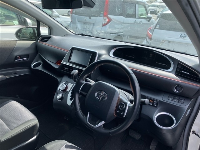 Toyota SIENTA 2019 7106070-3