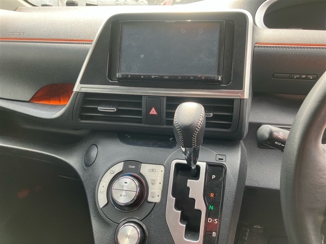 Toyota SIENTA 2019 7106070-4