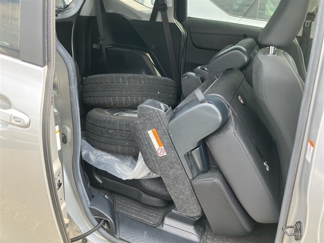 Toyota SIENTA 2019 7106070-6