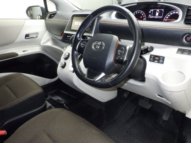 Toyota SIENTA 2017 7106075-3