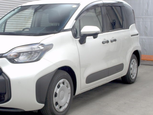 Toyota SIENTA 2024 7106080-4