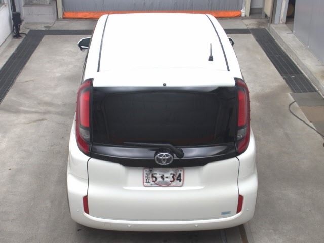 Toyota SIENTA 2024 7106080-7