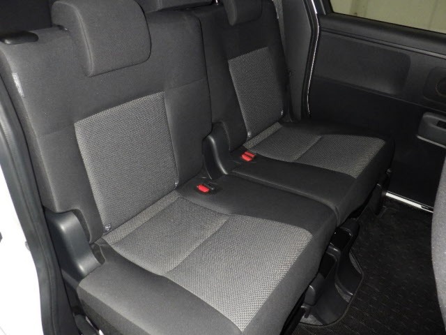 Toyota SIENTA 2024 7106080-8