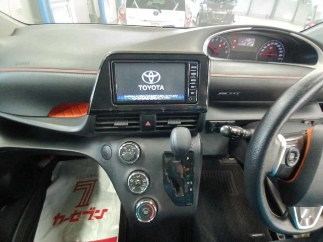 Toyota SIENTA 2018 7106092-11