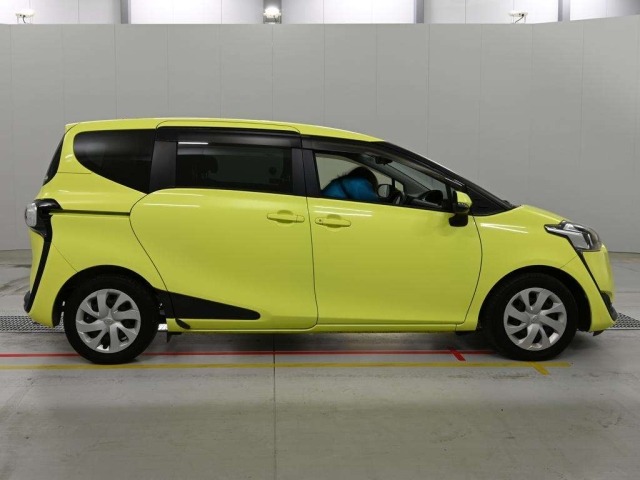Toyota SIENTA 2018 7106092-3