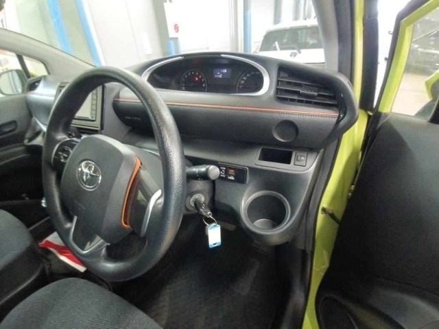 Toyota SIENTA 2018 7106092-9