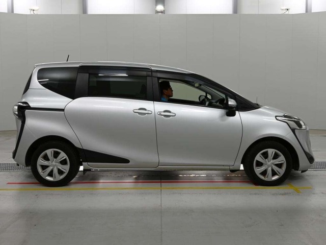 Toyota SIENTA 2022 7106094-3