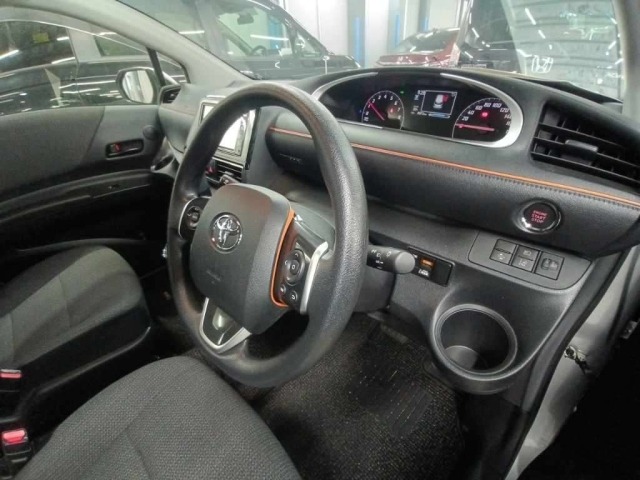 Toyota SIENTA 2022 7106094-9
