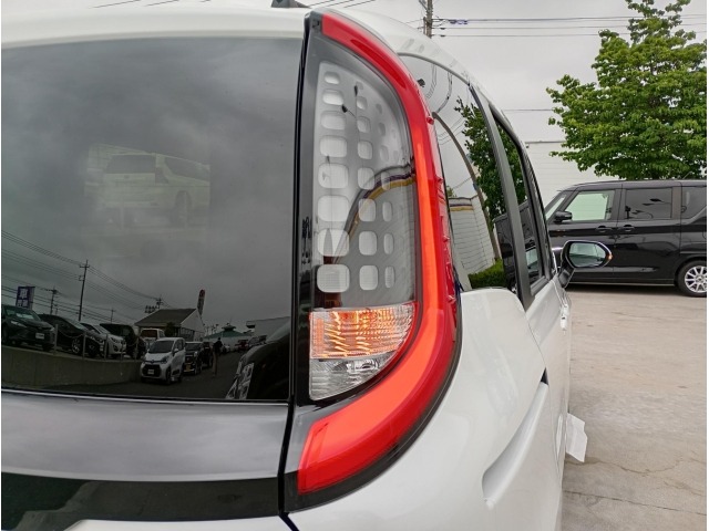 Toyota SIENTA 2026 7106105-6