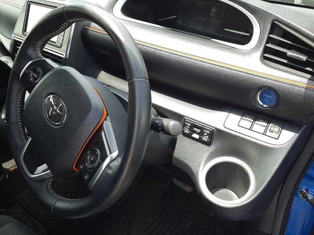 Toyota SIENTA 2019 7106106-9