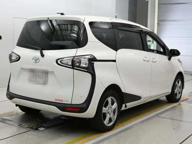 Toyota SIENTA 2021 7106110-1