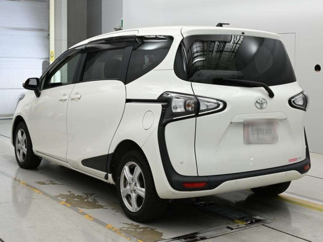 Toyota SIENTA 2021 7106110-6
