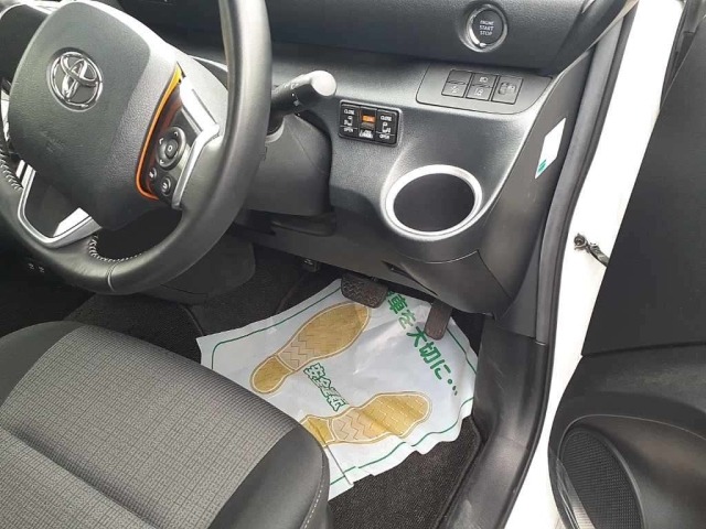 Toyota SIENTA 2021 7106110-9