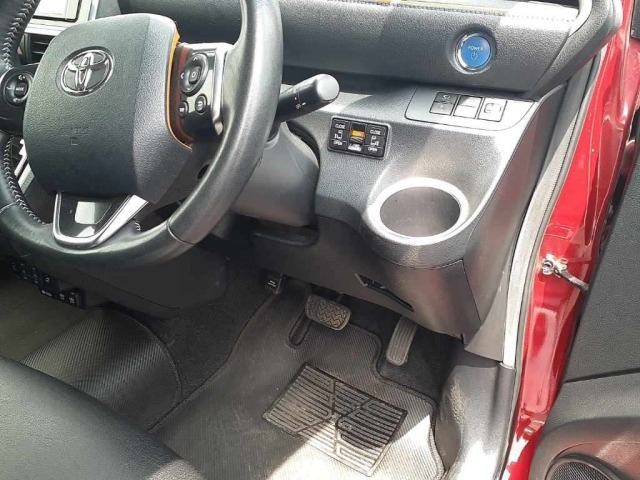Toyota SIENTA 2018 7106114-9