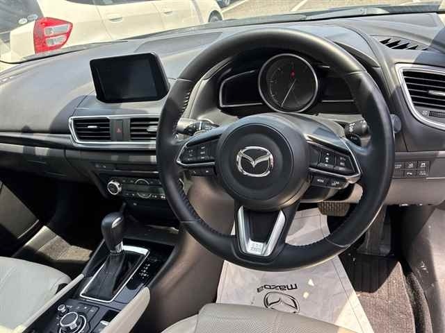 Mazda AXELA 2017 7116752-3