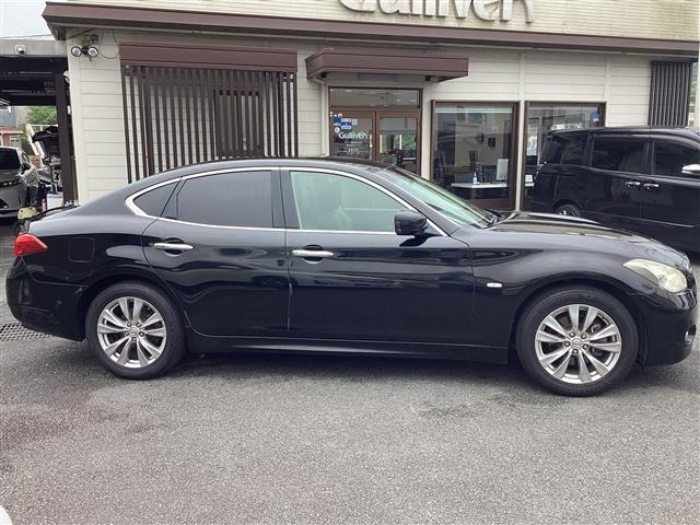 Nissan FUGA 2013 7110008-10
