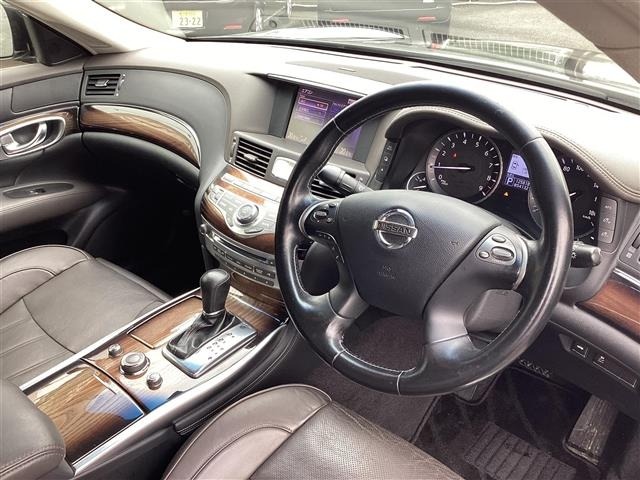 Nissan FUGA 2013 7110008-19