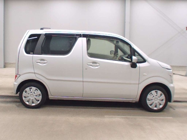 Suzuki WAGON R 2018 7119329-3