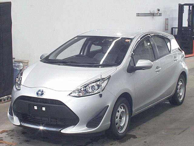 Toyota AQUA 2021 7124840-4