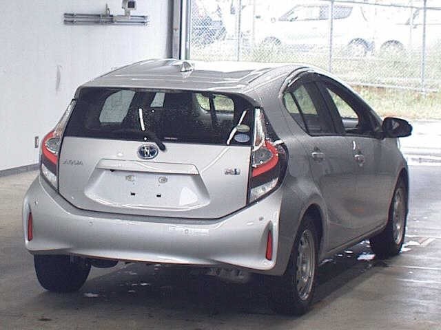 Toyota AQUA 2021 7124840-5