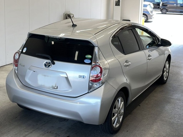 Toyota AQUA 2014 7125092-1
