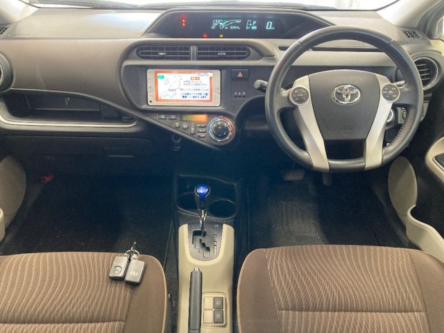 Toyota AQUA 2014 7125092-3