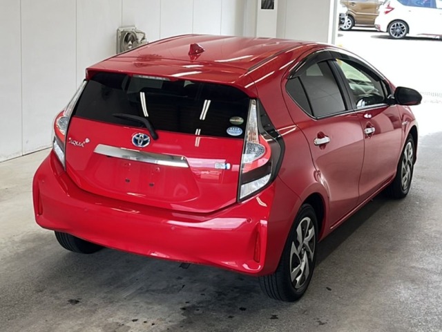 Toyota AQUA 2020 7125204-1
