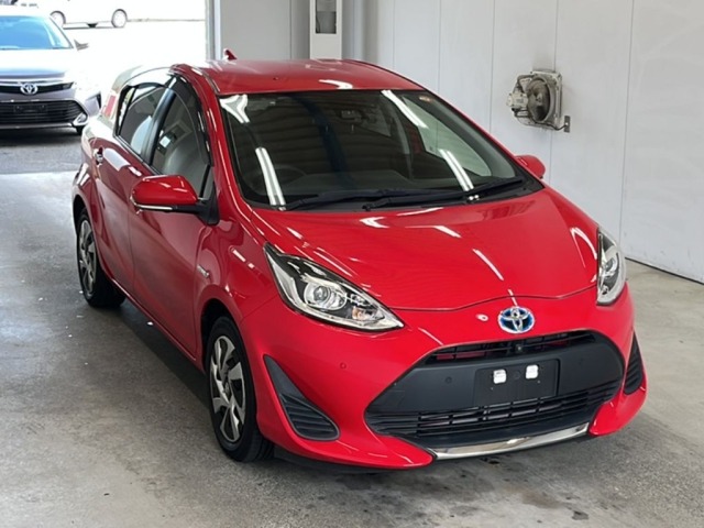Toyota AQUA 2020 7125204-4