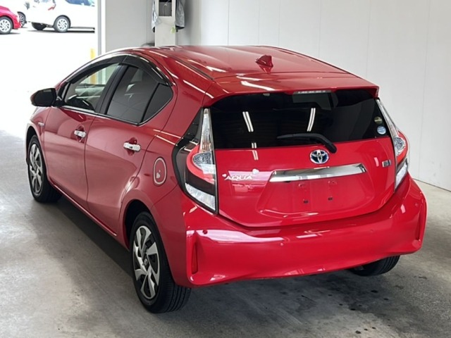 Toyota AQUA 2020 7125204-5