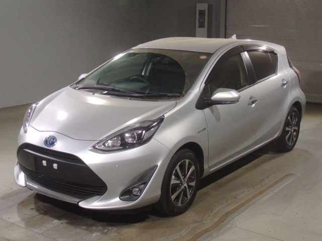 Toyota AQUA 2020 7125296-0