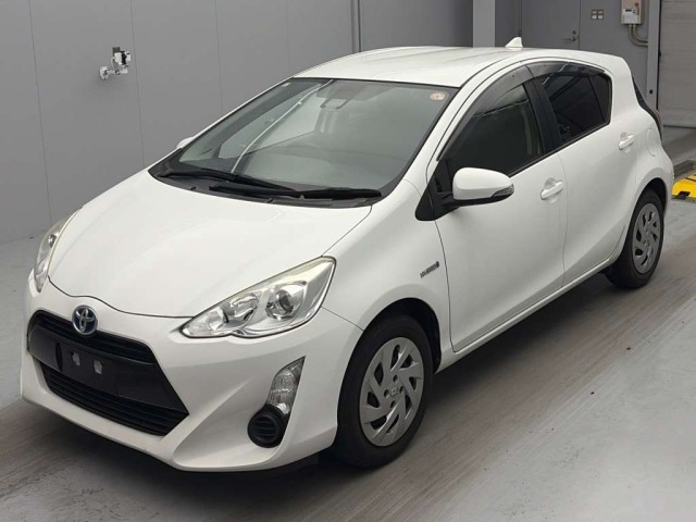 Toyota AQUA 2017 7125353-0